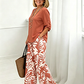 Set aus Damenbluse mit V-Ausschnitt und bedruckter Hose mit weitem Bein