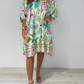 Lockeres Kleid mit V-Ausschnitt und halber Knopfleiste mit Blumenmuster