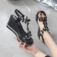 Sandalen mit offener Spitze und Glitzer-Schmetterling-Verzierung