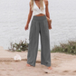 Damen-Freizeithose mit Smockbund und weitem Bein in Uni-Farbe