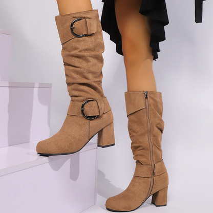 Damen-Halbstiefel aus Wildleder mit Schnallendetail