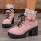 Stiefeletten mit Blockabsatz und Spitzenbesatz