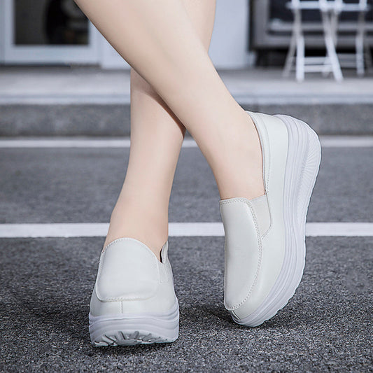 Damen-Slip-On-Plateau-Keilabsatz-Loafer