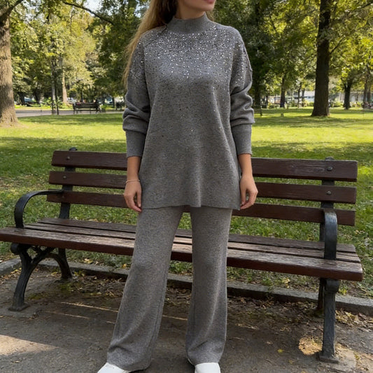 Strassverziertes Strickpullover- und Hosen-Set