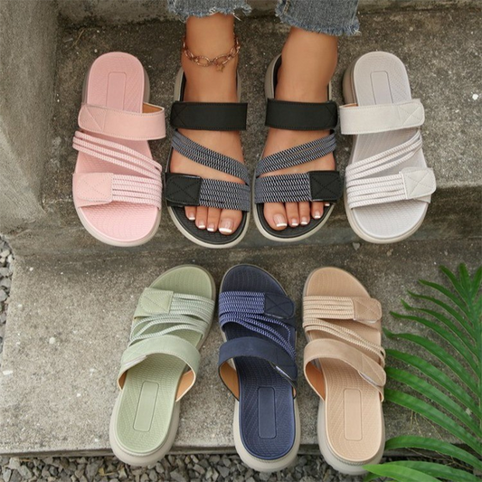 Flache Freizeitsandalen für Damen mit mehreren Riemen